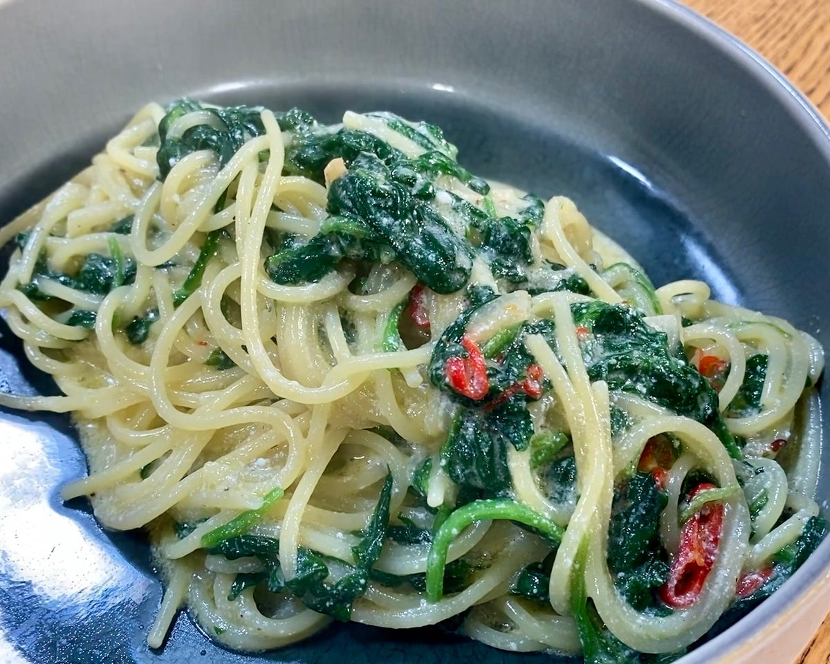 Spaghetti mit Spinat und Knoblauch
