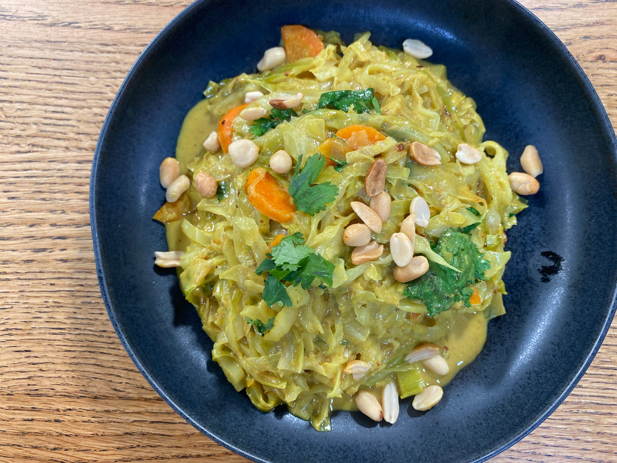 Weißkohl-Curry mit Erdnussbutter