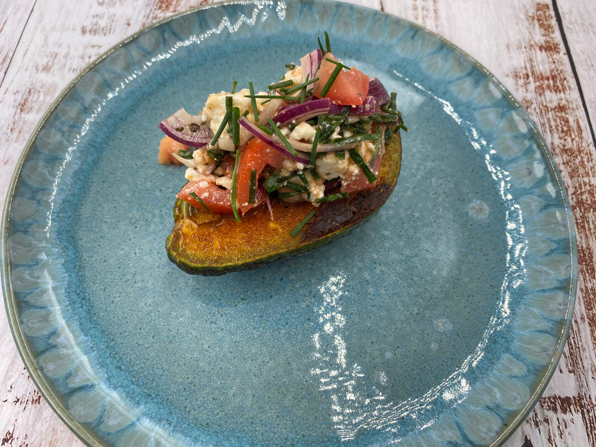 Gebratene Avocado mit Lachs