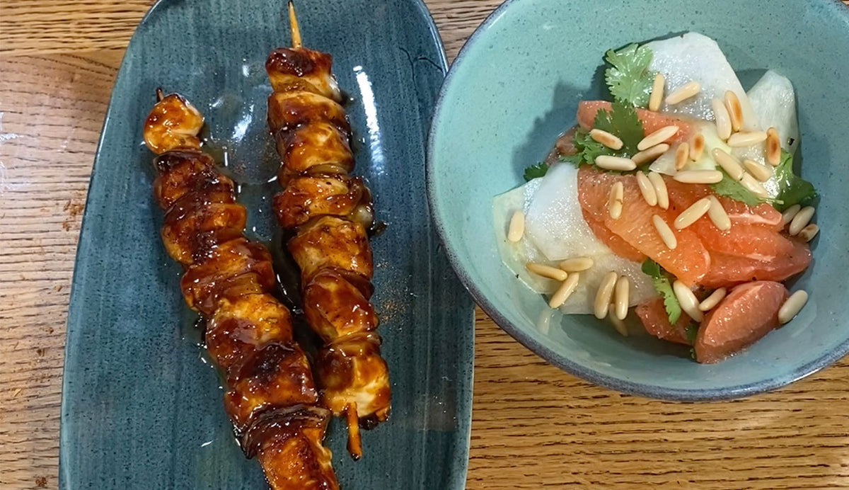Teriyaki-Hähnchenspieße mit Kohlrabi-Grapefruit-Salat