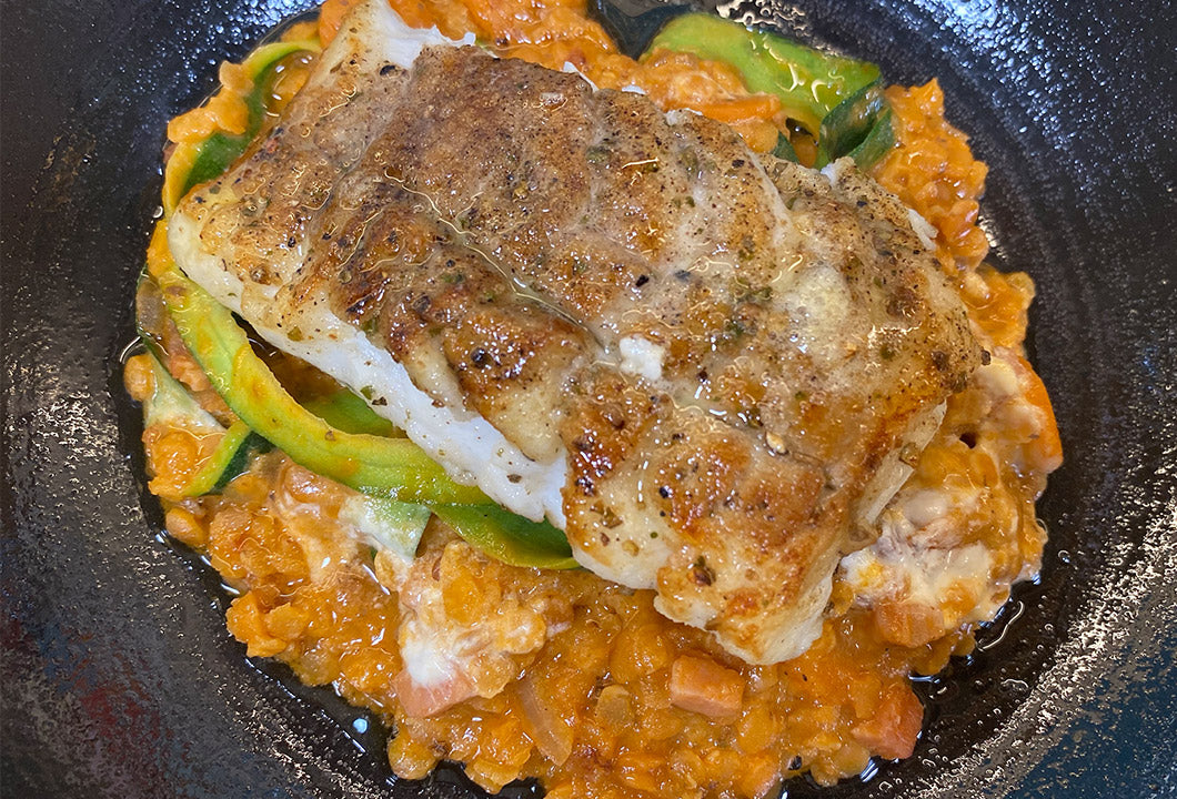 Pfeffer-Seelachs mit rotem Linsengemüse