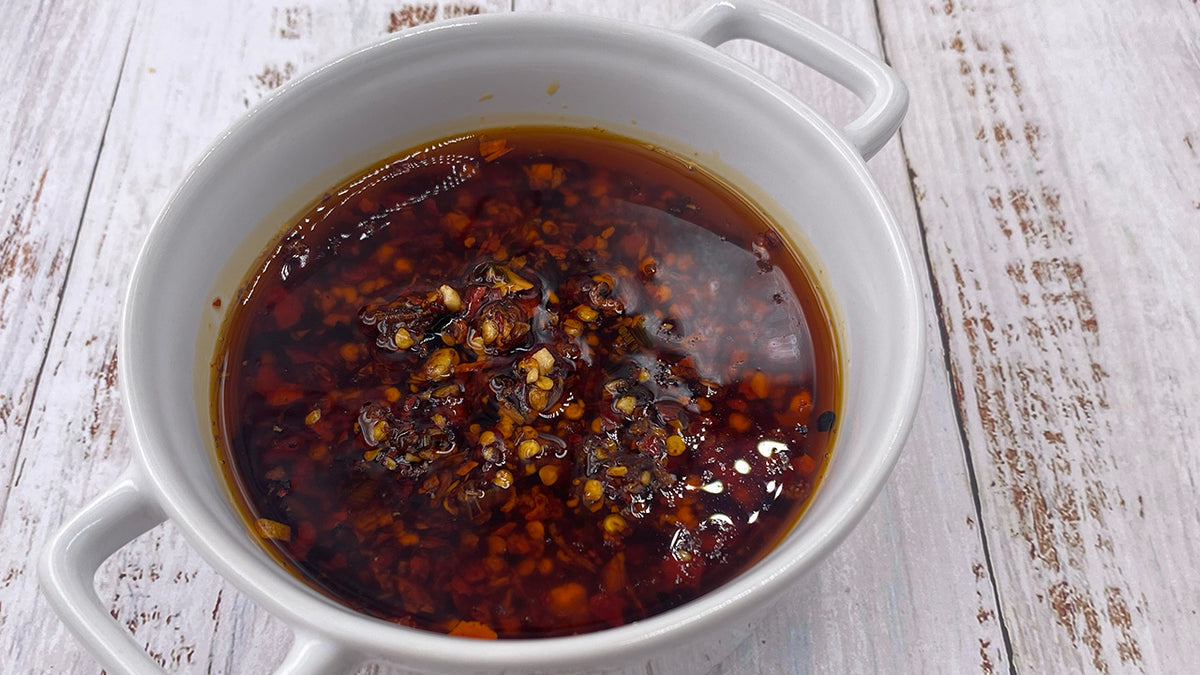 Selbstgemachtes Crispy Chili-Öl