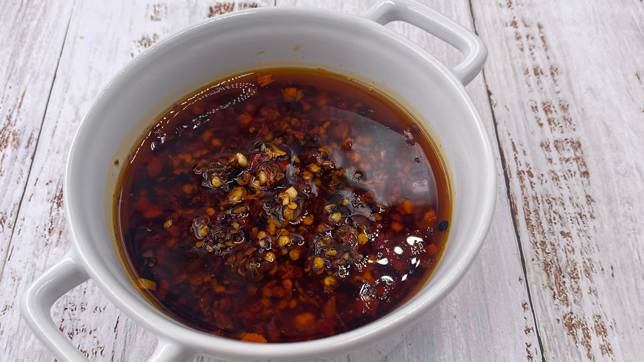 Selbstgemachtes Crispy Chili-Öl