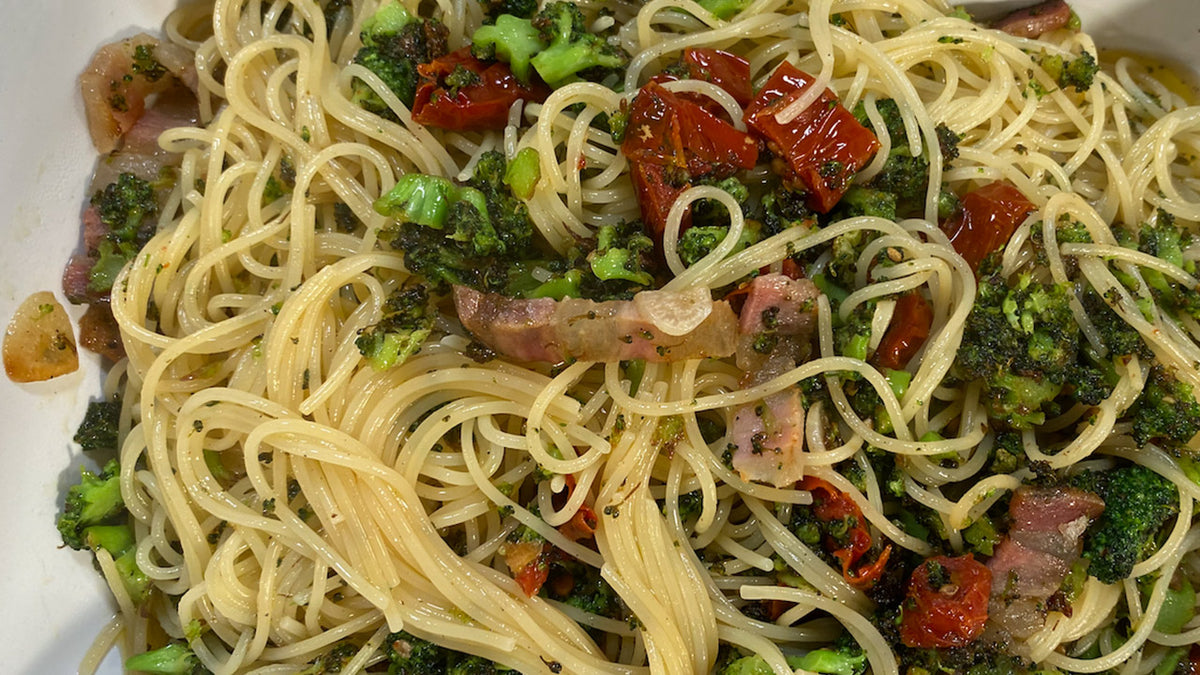 Pasta mit Brokkoli und Pancetta