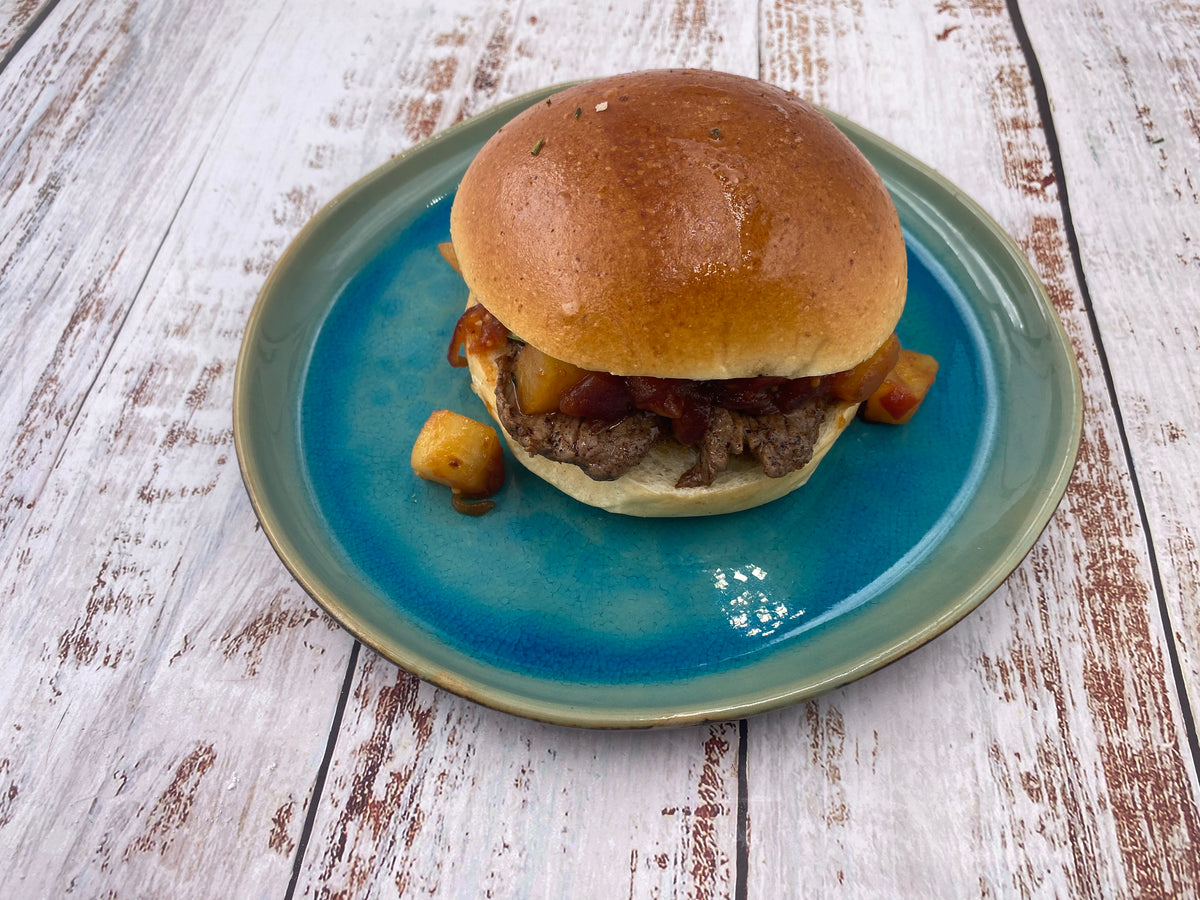 Steak-Burger mit Ananas-Tomaten-Chutney