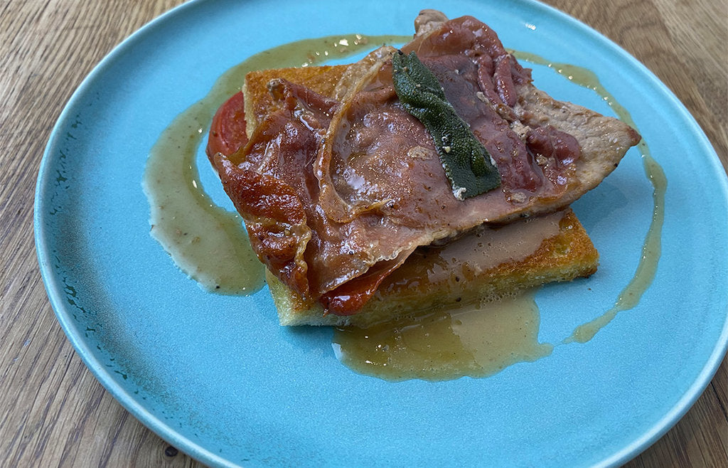 Saltimbocca alla Romana auf Tomatensandwich