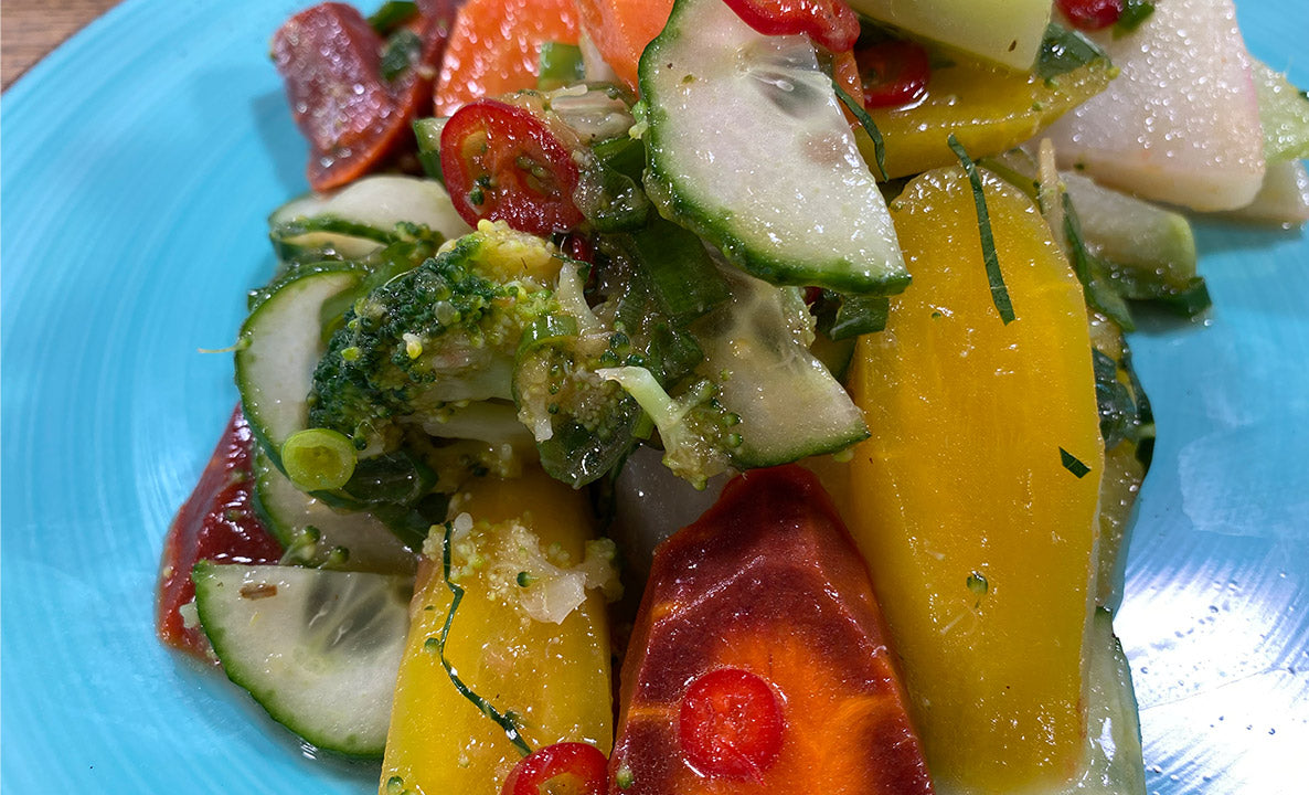 Lauwarmer Gemüsesalat mit Mango Dressing