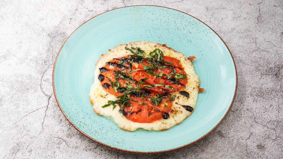 Knuspriger Reispapier-Pizza-Snack